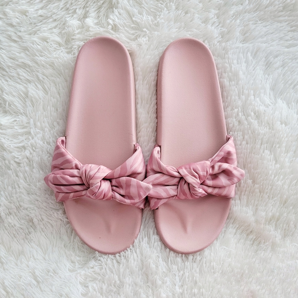 Victoria's‎ Secret Pink Satin Zebra Stripe Bow Slides